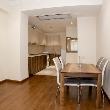 D&H Group Apartment เยเรวาน ภายนอก รูปภาพ