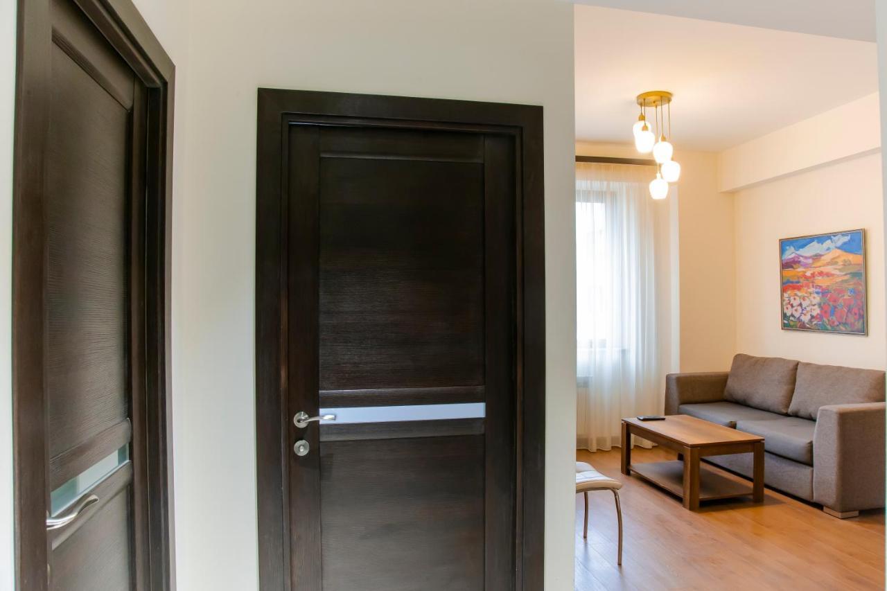 D&H Group Apartment เยเรวาน ภายนอก รูปภาพ