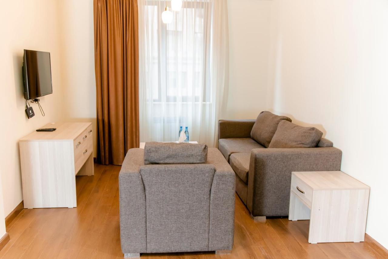 D&H Group Apartment เยเรวาน ภายนอก รูปภาพ