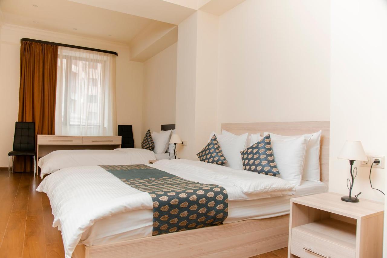 D&H Group Apartment เยเรวาน ภายนอก รูปภาพ