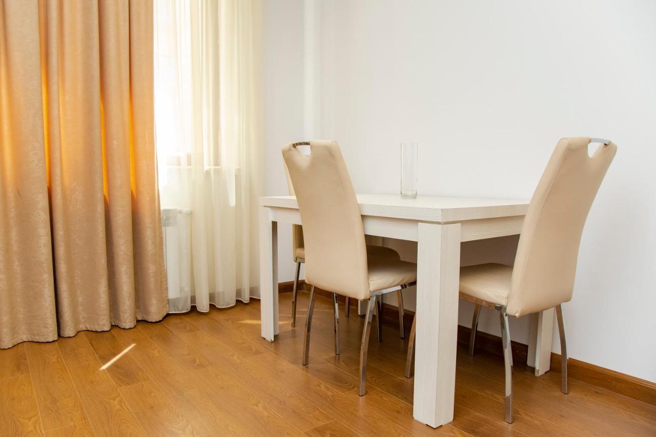 D&H Group Apartment เยเรวาน ภายนอก รูปภาพ